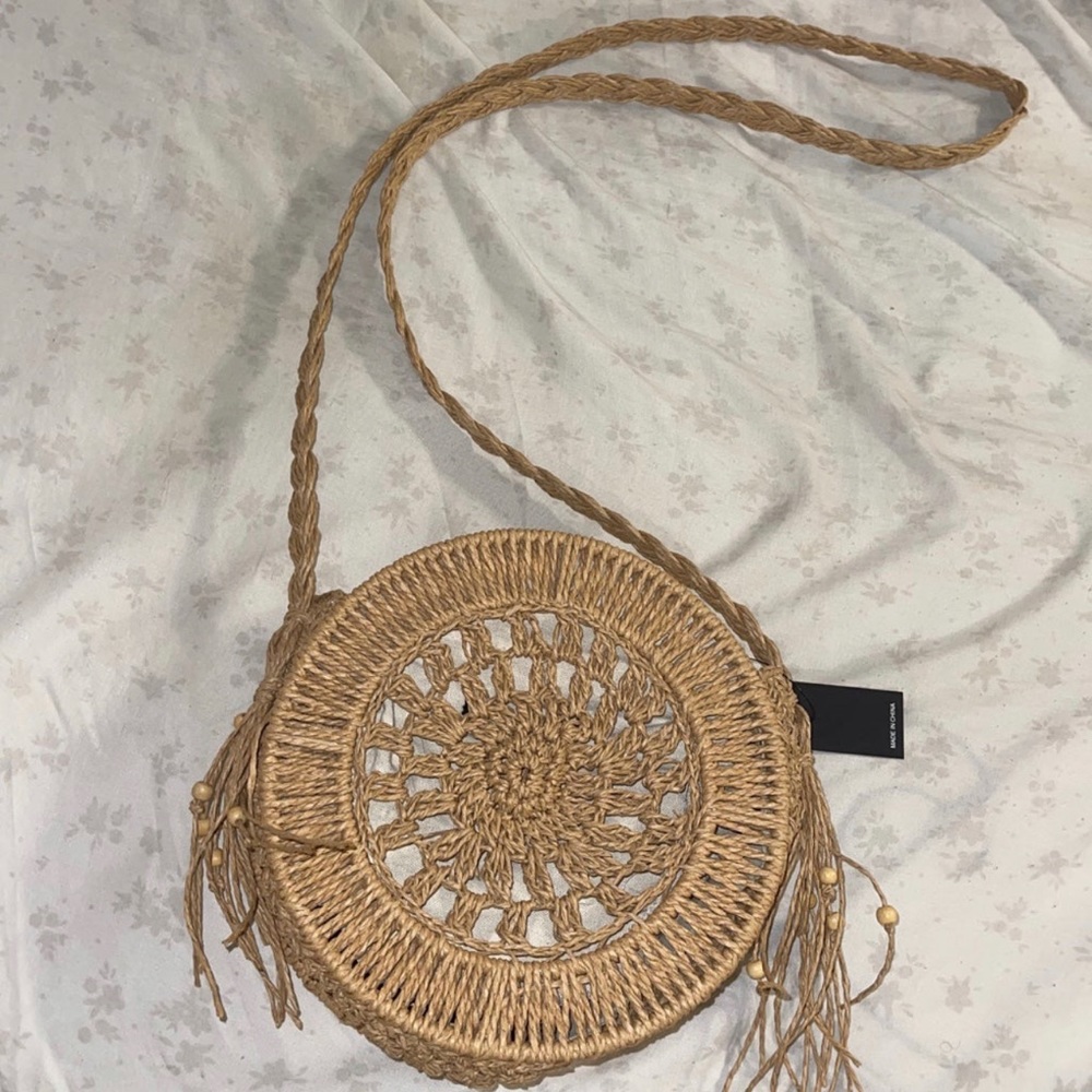 Straw circle bag